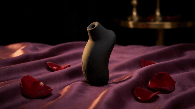 Sextoys LELO haut de gamme, masseur sonique Sona 3 Cruise en ambiance élégante